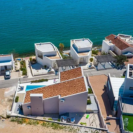 Willa Sunshine With New Pool On The Beach Zadar