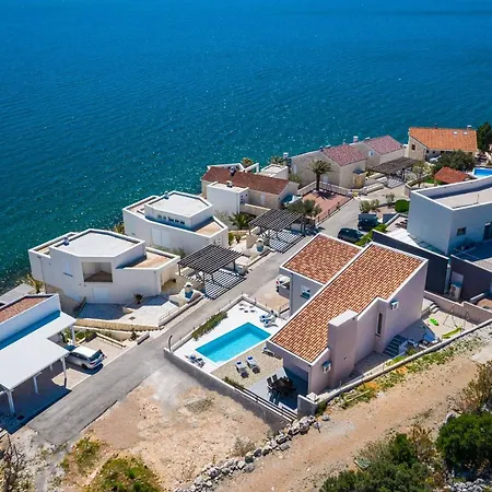 Willa Sunshine With New Pool On The Beach Zadar