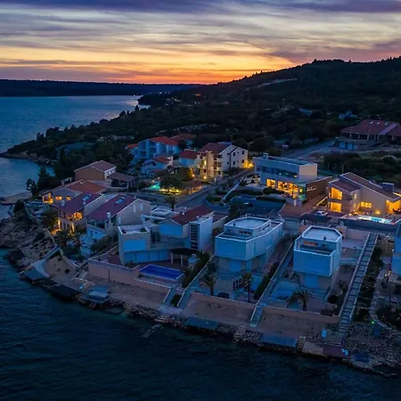 Sunshine With New Pool On The Beach Zadar Willa