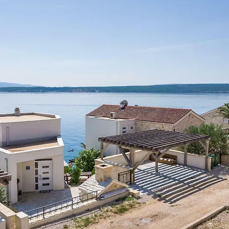 Sunshine With New Pool On The Beach Zadar